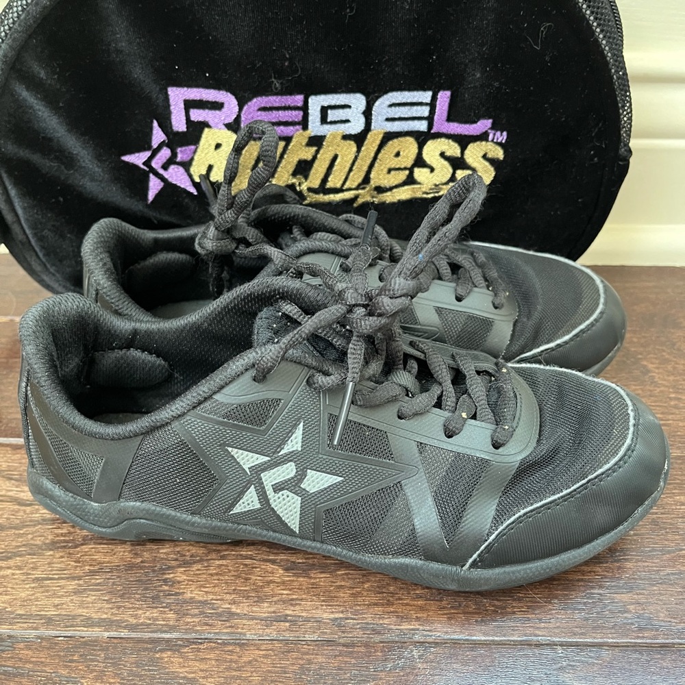 Rebel Ruthless cheer shoes size 4.5